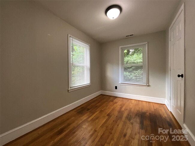 Building Photo - 3905 Freedom Dr