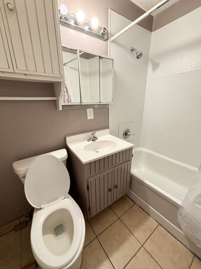 Building Photo - Italian Estates Property Management