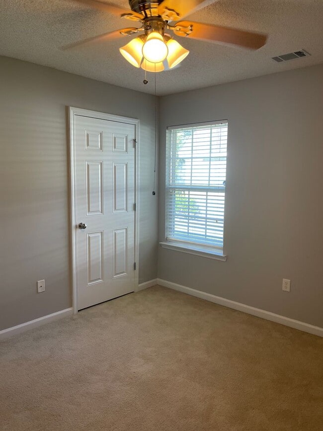 Building Photo - Discover Your Ideal Family Home in Pooler, Georgia!