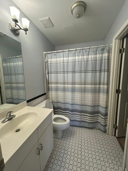 Building Photo - 1212 Chason Dr