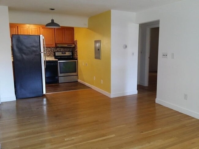 Building Photo - 12 Commonwealth Ct