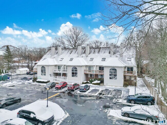 Building Photo - 3200 Madison Ave