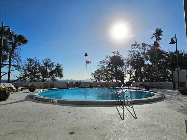 Building Photo - 4141 Bayshore Blvd