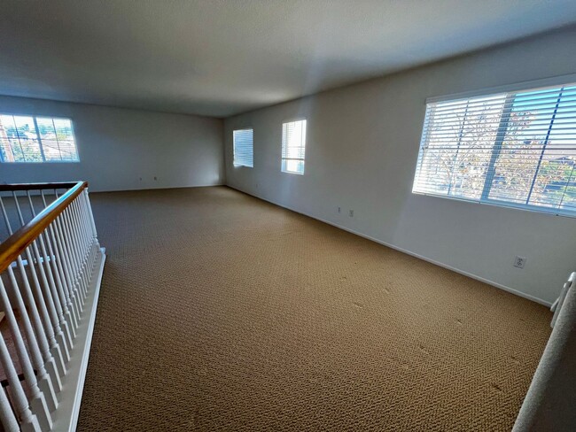 Building Photo - Spacious 4-Bedroom Murrieta Home with Loft & 3-Car Garage