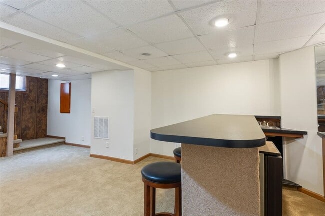 Building Photo - Spacious 4 Bedroom Home for Rent in Council Bluffs