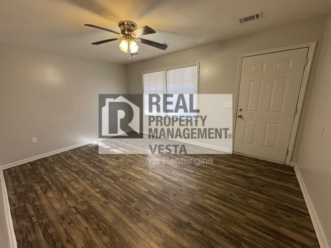 Building Photo - 406 Russell Pkwy