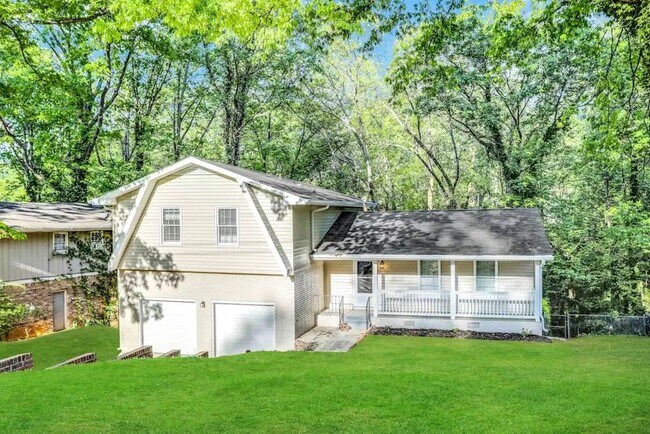 Building Photo - 10017 Edgebrook Ln