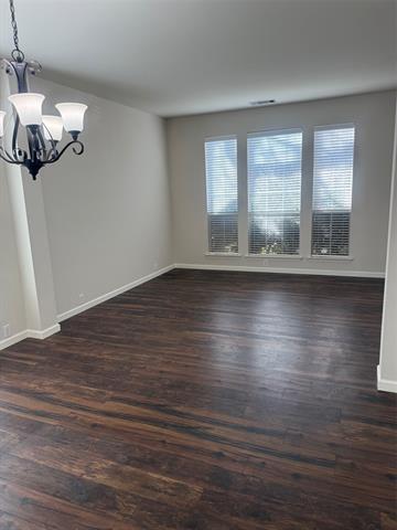 Building Photo - 2004 Golden Oak Dr