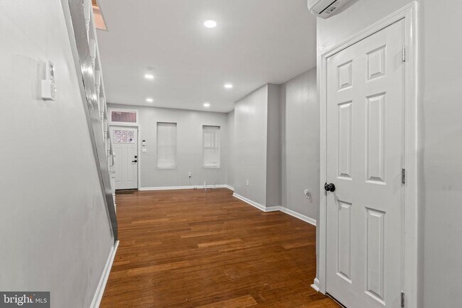 Building Photo - 2539 N Newkirk St