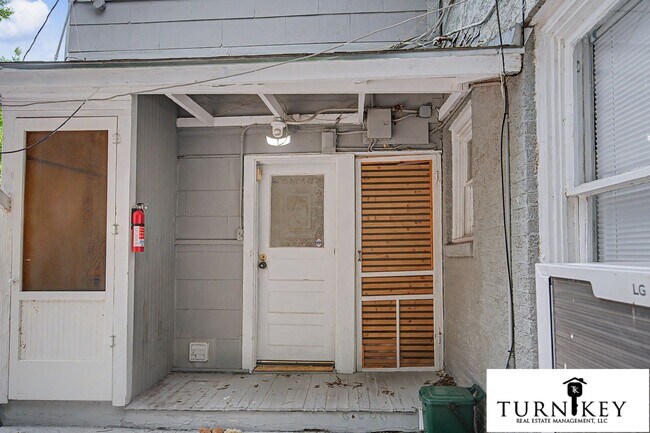 Building Photo - Spacious 2BR/2BA on the Bricks — Walk to Lucile's & the Cultural District
