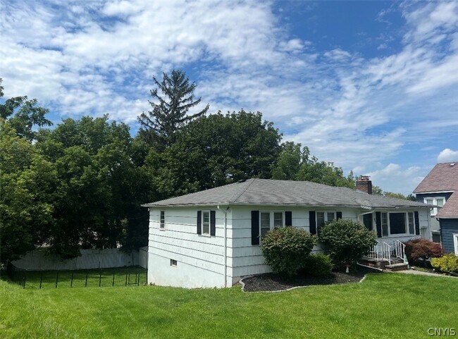 Building Photo - 904 Crawford Ave