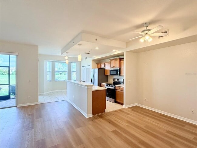 Building Photo - 819 Fairwaycove Ln