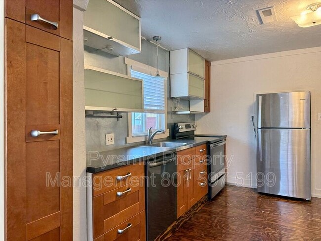 Building Photo - 729-731 W 100 S