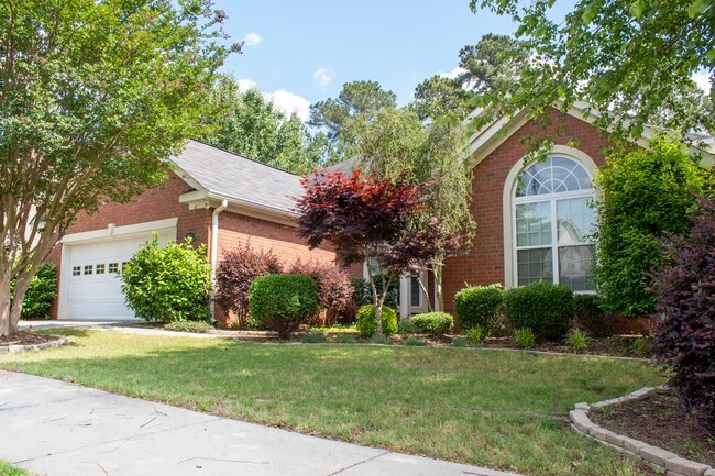 Building Photo - Available now! Evans Home in Greenbrier School District!