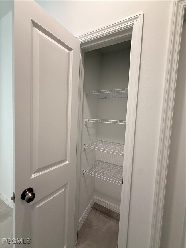 Building Photo - 3844 Treasure Oak Wy