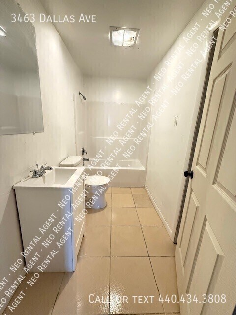 Building Photo - 3463 Dallas Ave