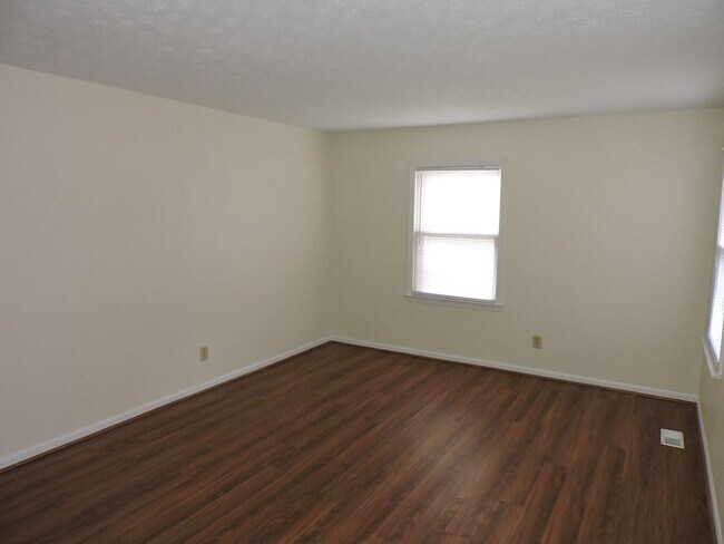 Building Photo - Email Linda@vacosold.com  or Call Office 804-642-2106