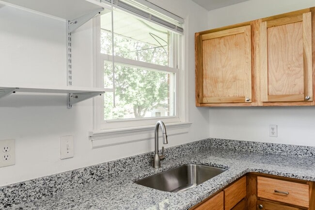 Building Photo - 9507 Stockbridge Dr
