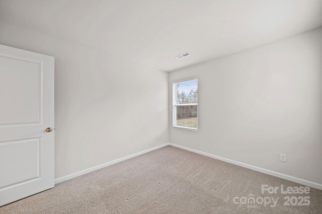 Building Photo - 916 S Battleground Ave