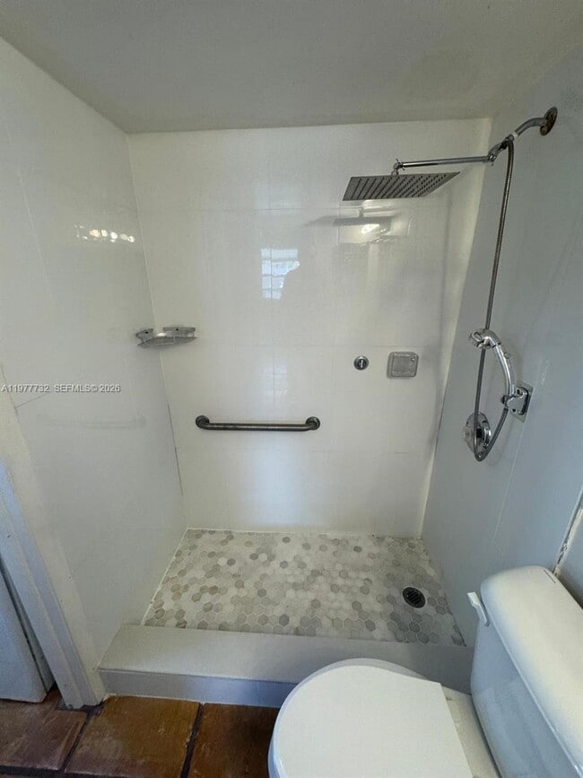 Building Photo - 6031 Shaker Wood Cir