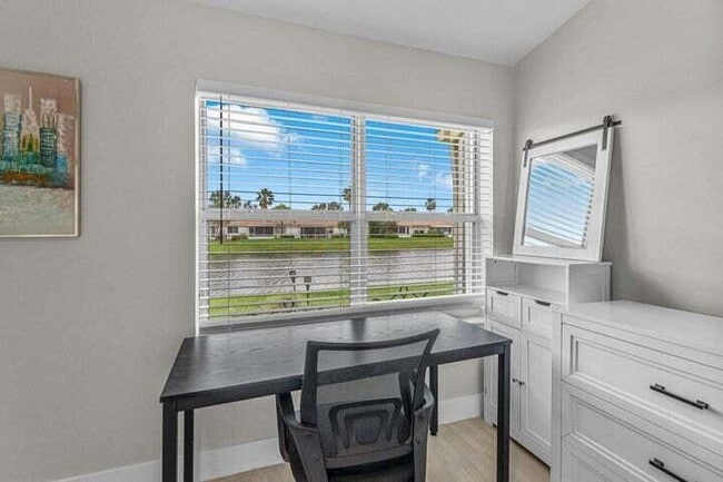 Building Photo - 6114 Heliconia Rd