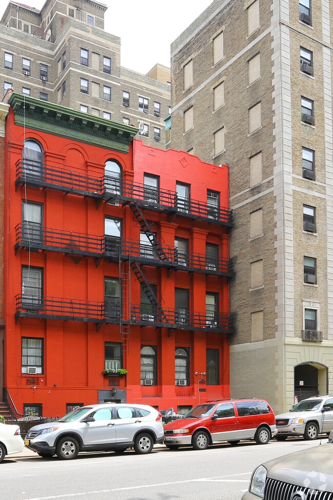 Primary Photo - 333 W 29th St