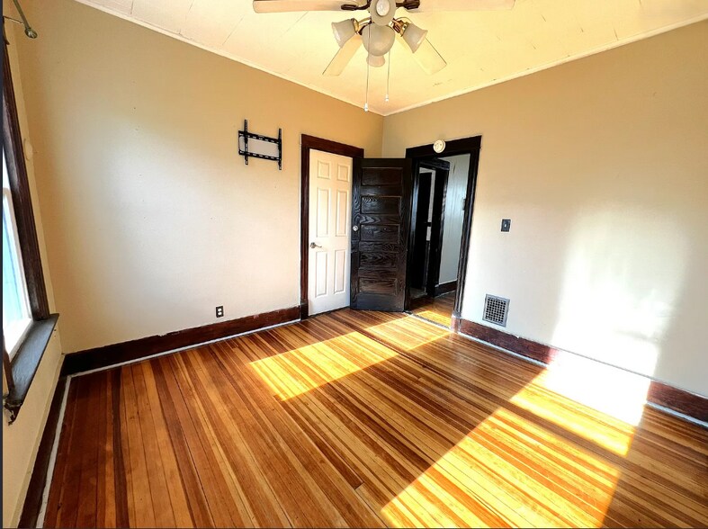 Bedroom - 89 S Cherry St