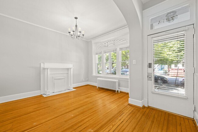 Building Photo - 1721 Hanover Ave