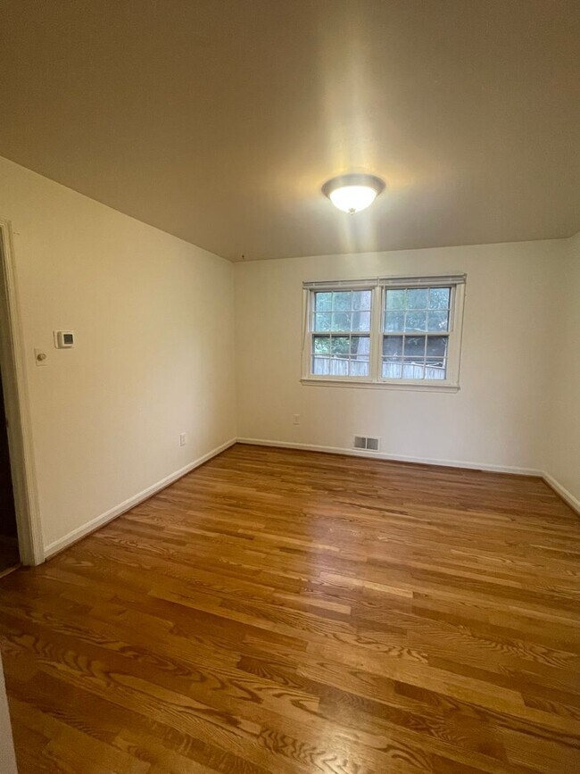 Building Photo - Single Family in Silver Spring