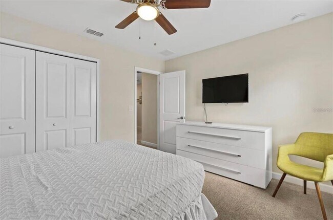 Building Photo - 4700 Sleepy Hollow Dr