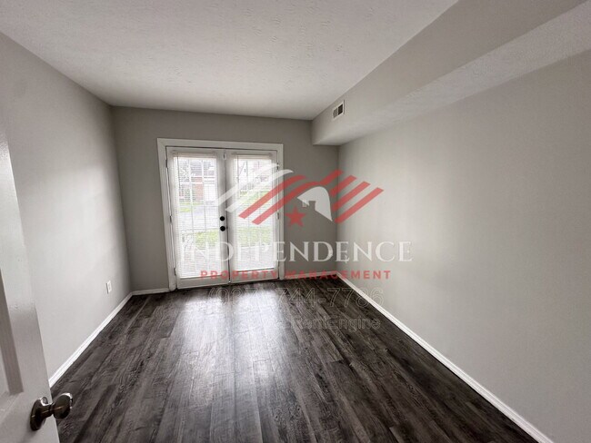 Building Photo - 2385 Fieldstone Cir