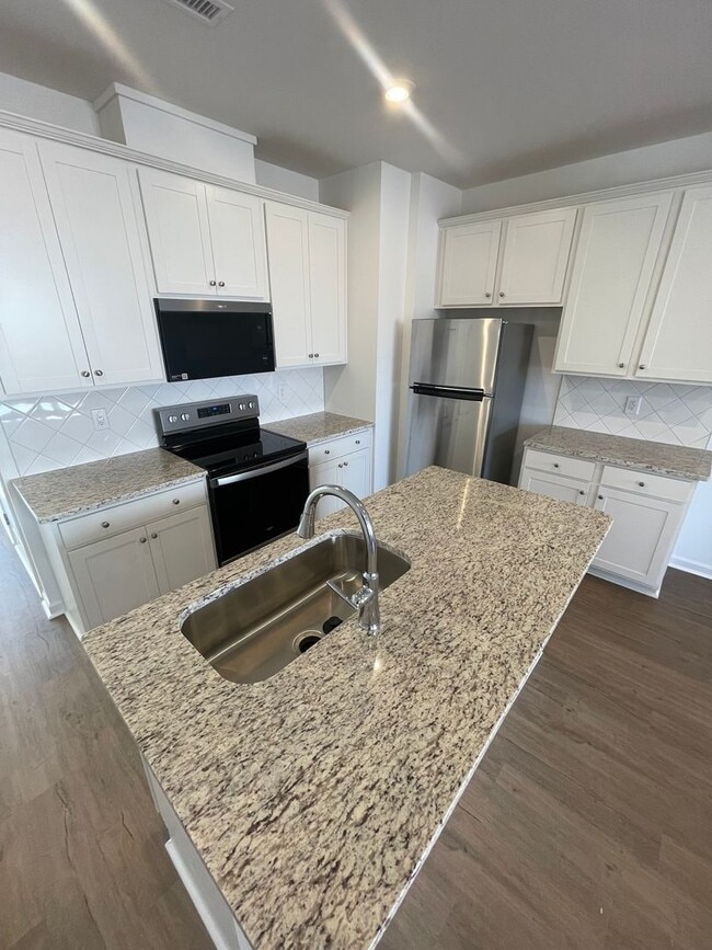 Building Photo - Charming 3 Bedroom Home Located In Wendell!!!