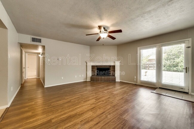 Building Photo - 7113 Edinburg Dr