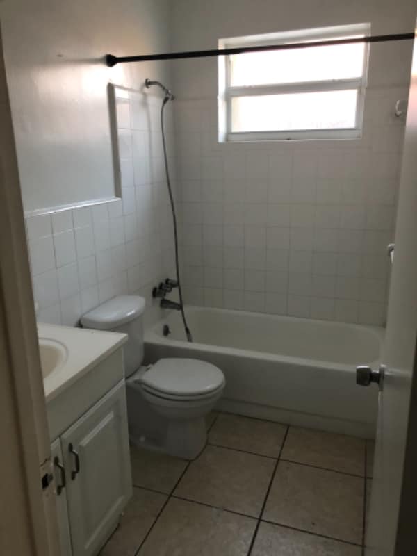 Building Photo - 2232 NE 171 St