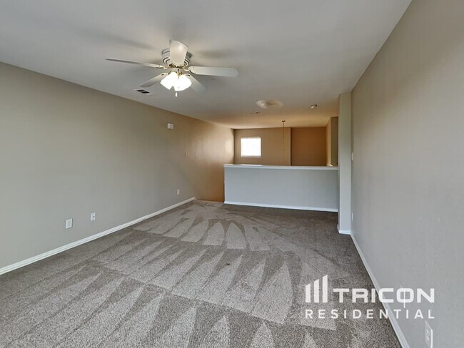 Building Photo - 523 Pinnacle Dr