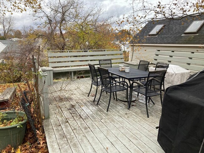 Building Photo - 30 Linwood Ave