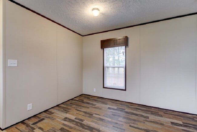 Building Photo - 152 Luart Dr