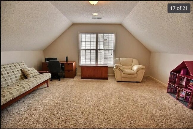 Building Photo - 773 Bradley Cove