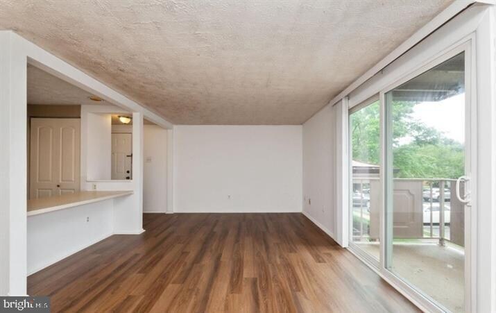 Building Photo - 4400 Groombridge Way