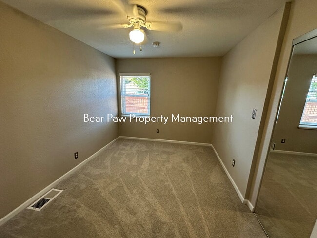 Building Photo - 1001 S Zuni St