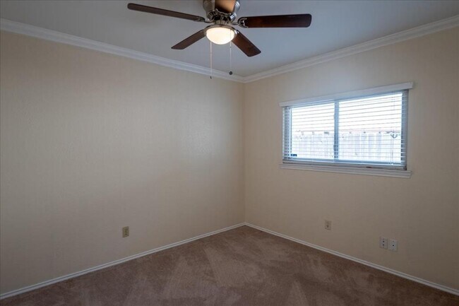Building Photo - 3200 Red Bay Dr