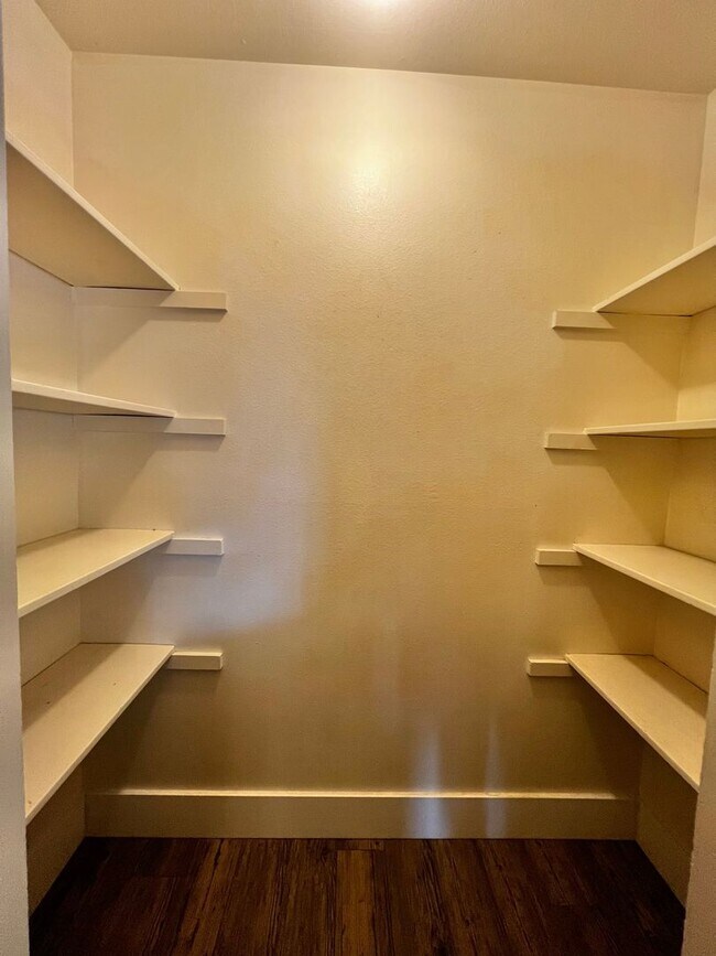 Building Photo - Mathews634 (KC-JF-NB)