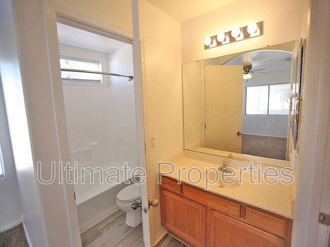 Building Photo - 12710 W Willow Ave
