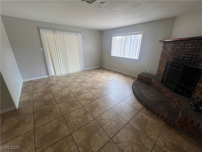 Building Photo - 5909 Glen Eagles Ln