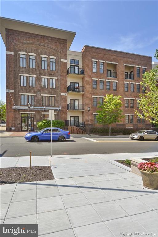 Building Photo - 181 E Reed Ave