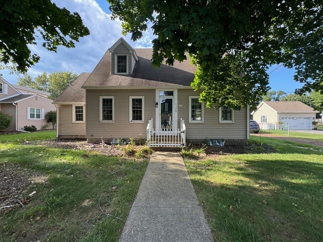 Building Photo - 129 Laurel Rd