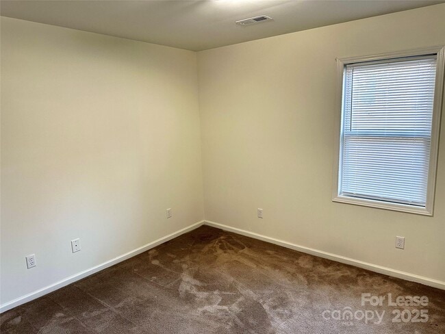 Building Photo - 5589 Wrenn Dr