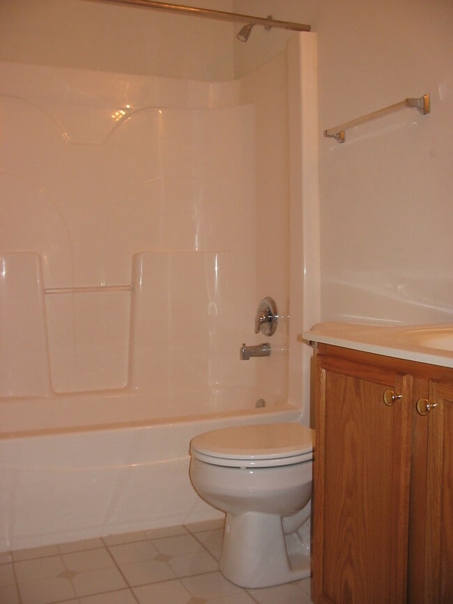 Building Photo - 371 McGrath Dr