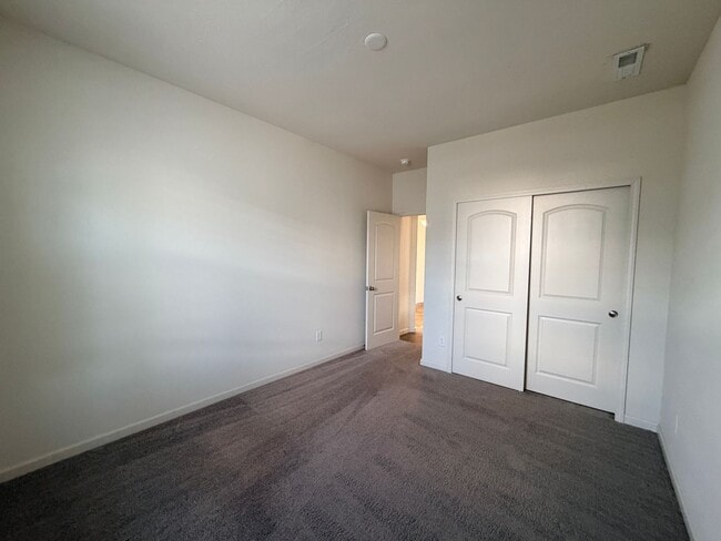 Building Photo - 15545 Westmoor Ave