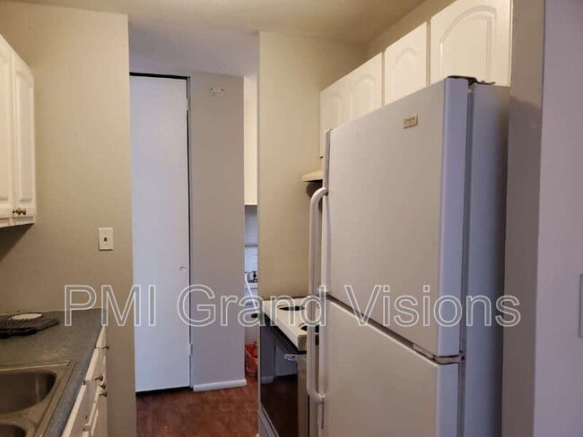 Building Photo - 45 Whippoorwill Dr